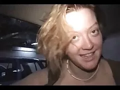 Blady rudy nerd podniósł i fucked w samochodzie