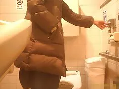 Dojrzała mama publicznych odpoczynek pokój