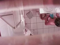 Ukryta kamera - cięcie włosów cipki